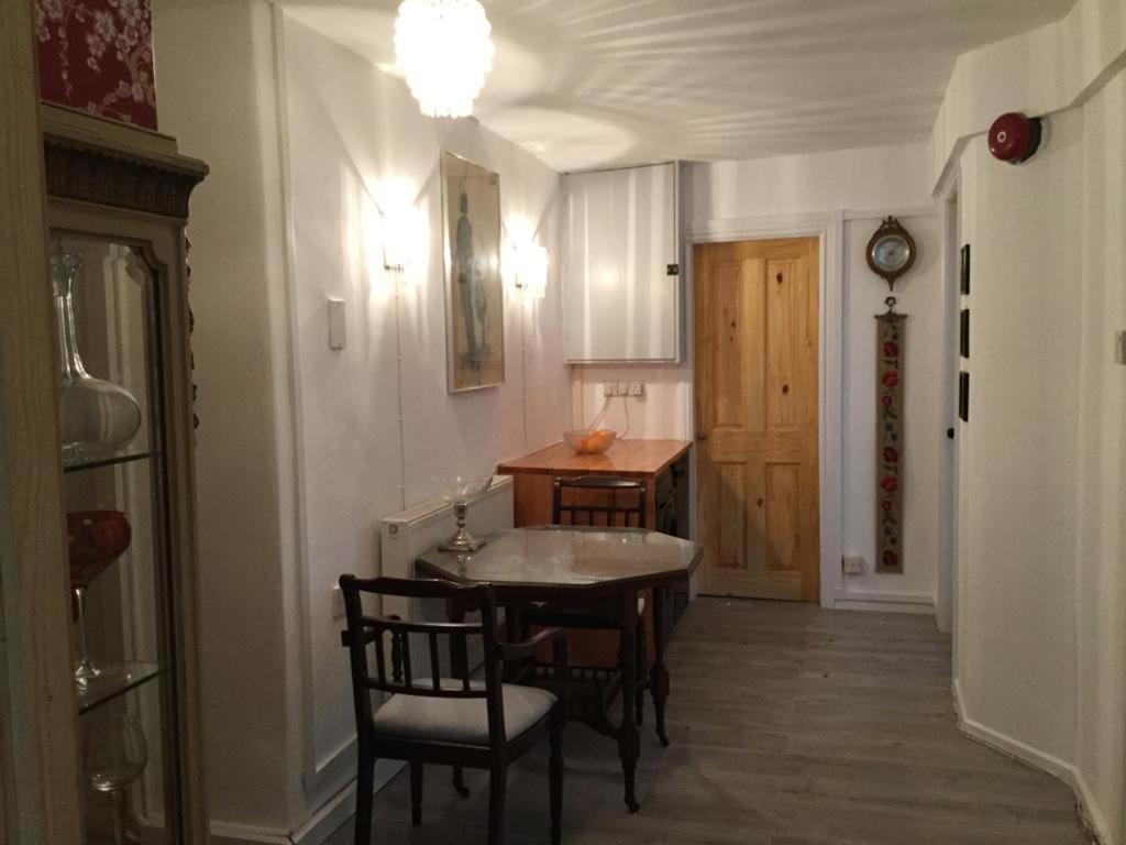 Garden Flat 1 Bed and Breakfast Llandudno Eksteriør billede